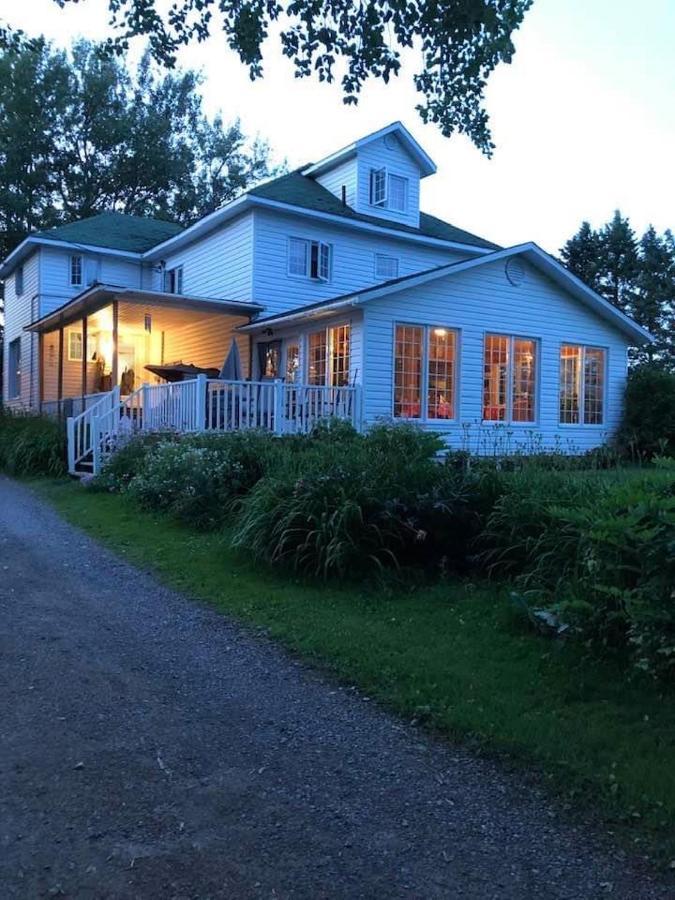Gite MacDale B&B Paspebiac Esterno foto