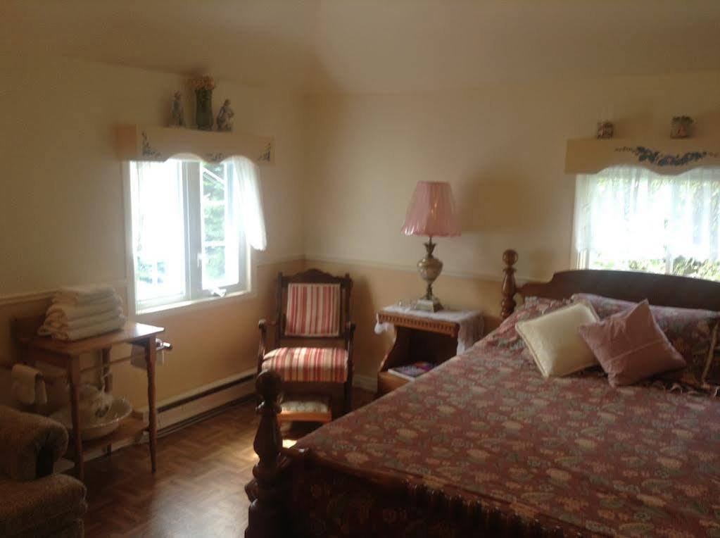 Gite MacDale B&B Paspebiac Esterno foto